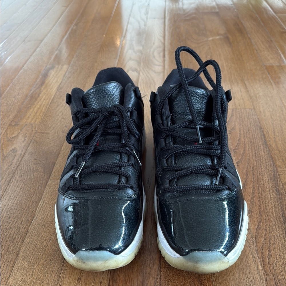Air Jordan 11 BRED low